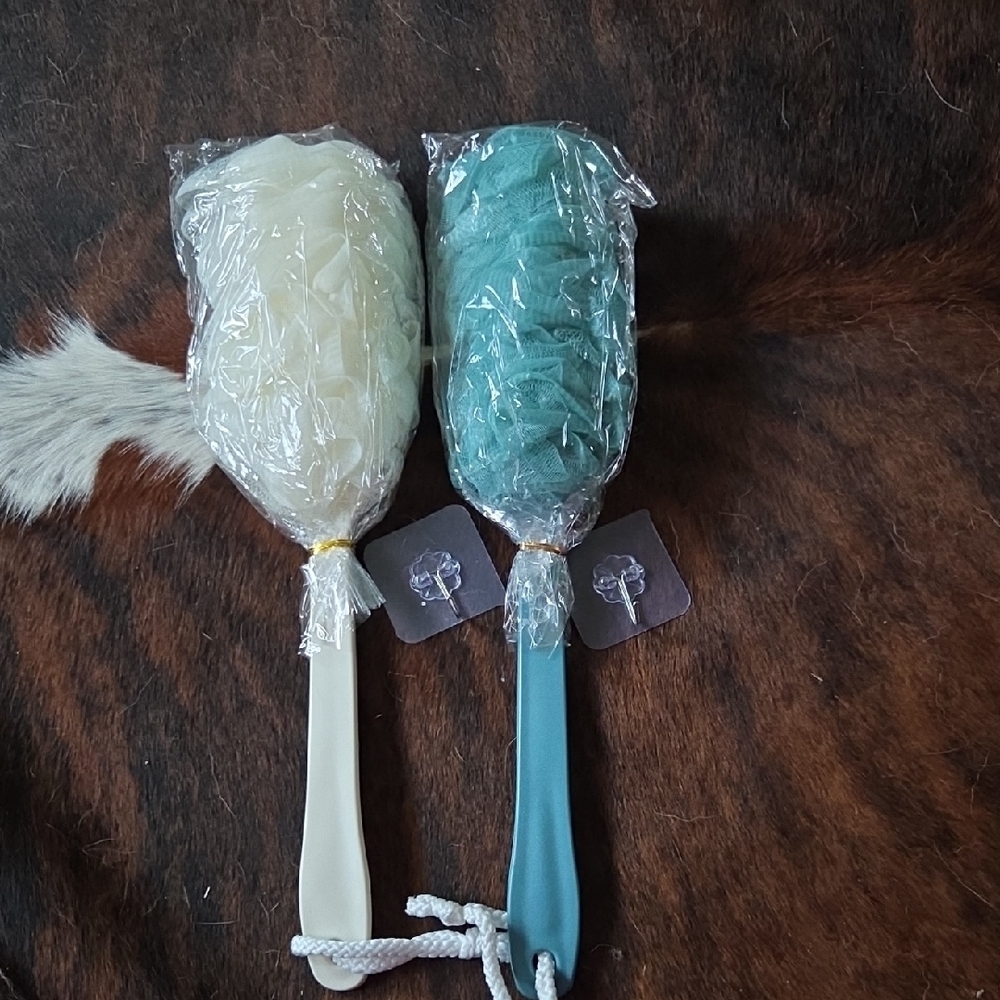 Choice Of: Cream Or Teal Bath Loofah With Hanging Hook